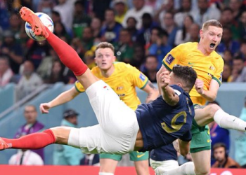 Full Time : France begin World Cup title defence with big win over Australia as Giroud nets superb brace