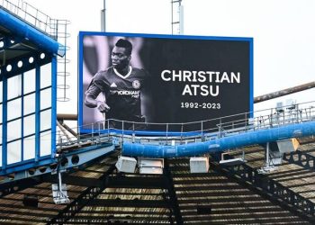 England : Chelsea and Southampton pay tribute to Christian Atsu