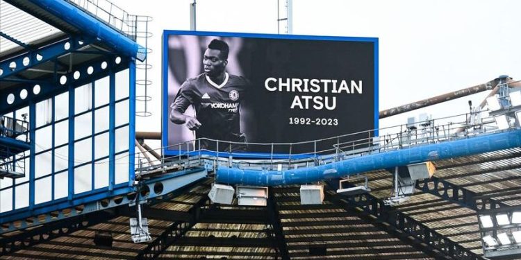 England : Chelsea and Southampton pay tribute to Christian Atsu