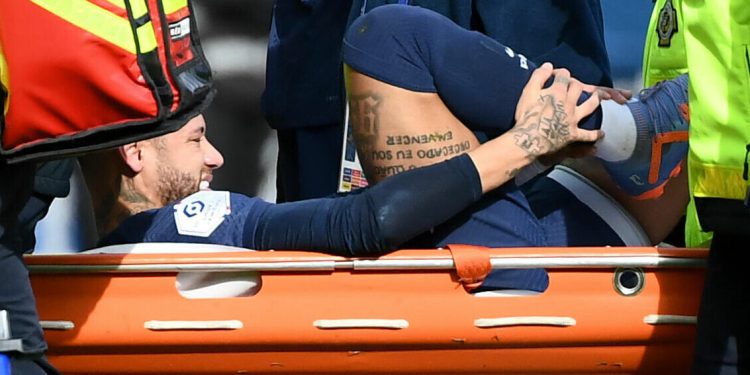 Neymar Injured Against Lille