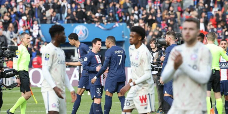 France : PSG win seven goal thriller against Lille thanks to Mbappe brace and Messi free-kick