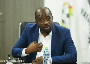 Embarrassing Video : GFA President Kurt Okraku hooted and booed by Babayara fans as he gives them a lap of honour after Meteors AFCON qualification