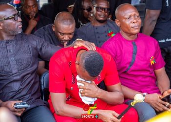 Sad Video : Tears flow as John Paintsil can’t stop crying at Christian Atsu’s funeral in Accra