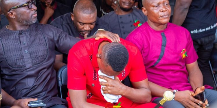 Sad Video : Tears flow as John Paintsil can’t stop crying at Christian Atsu’s funeral in Accra