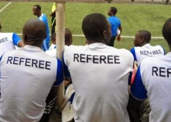 HORRIFIC : Assistant referee allegedly hit with a stone on the head in Dormaa as RTU hold Aduana FC