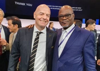 This is why Dr. Kofi Amoah has gifted 10 000 GH Cedis to a Ghanaian football academy owner !