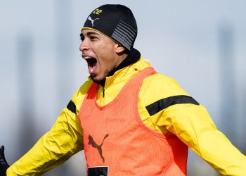 TRANSFERS : Liverpool walk away after Dortmund put price tag of 150 million Euros on Jude Bellingham. The race is now between these 2 clubs !