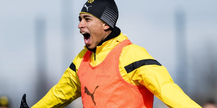 TRANSFERS : Liverpool walk away after Dortmund put price tag of 150 million Euros on Jude Bellingham. The race is now between these 2 clubs !