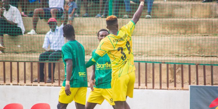 Full Time – Gold Stars 3 Legon Cities 2 : Abednego Tetteh hits a brace again as five-goal thriller in Bibiani ends in controversy