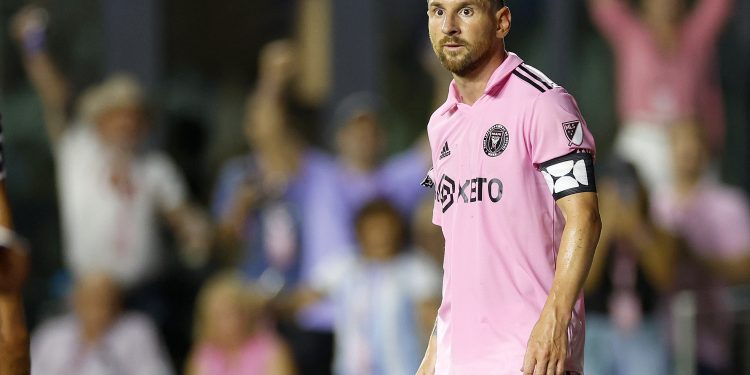 OFFICIAL : Lionel Messi is the new captain of Inter Miami !