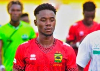 Controversial youngster Joseph Amoako leaves Asante Kotoko !