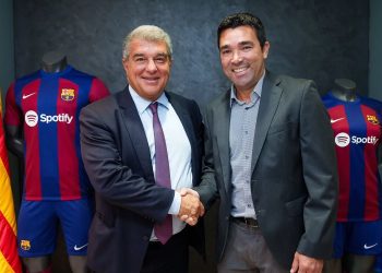 Former midfielder Deco abandons his FIFA agent job to become sporting director of Barcelona !