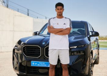 PICTURES : Real Madrid players receive new cars for the 2023/24 season !