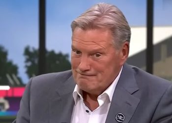 Former Chelsea manager Glenn Hoddle has a warning for Enzo Maresca after Wolves spanking